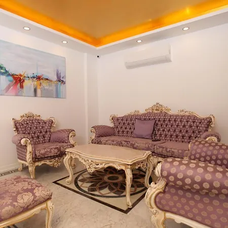 Apartmanhotel Golden Spark 3*