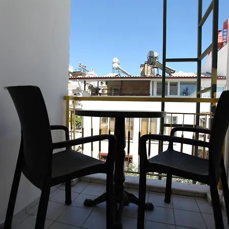 Apartmanhotel Golden Spark 3*
